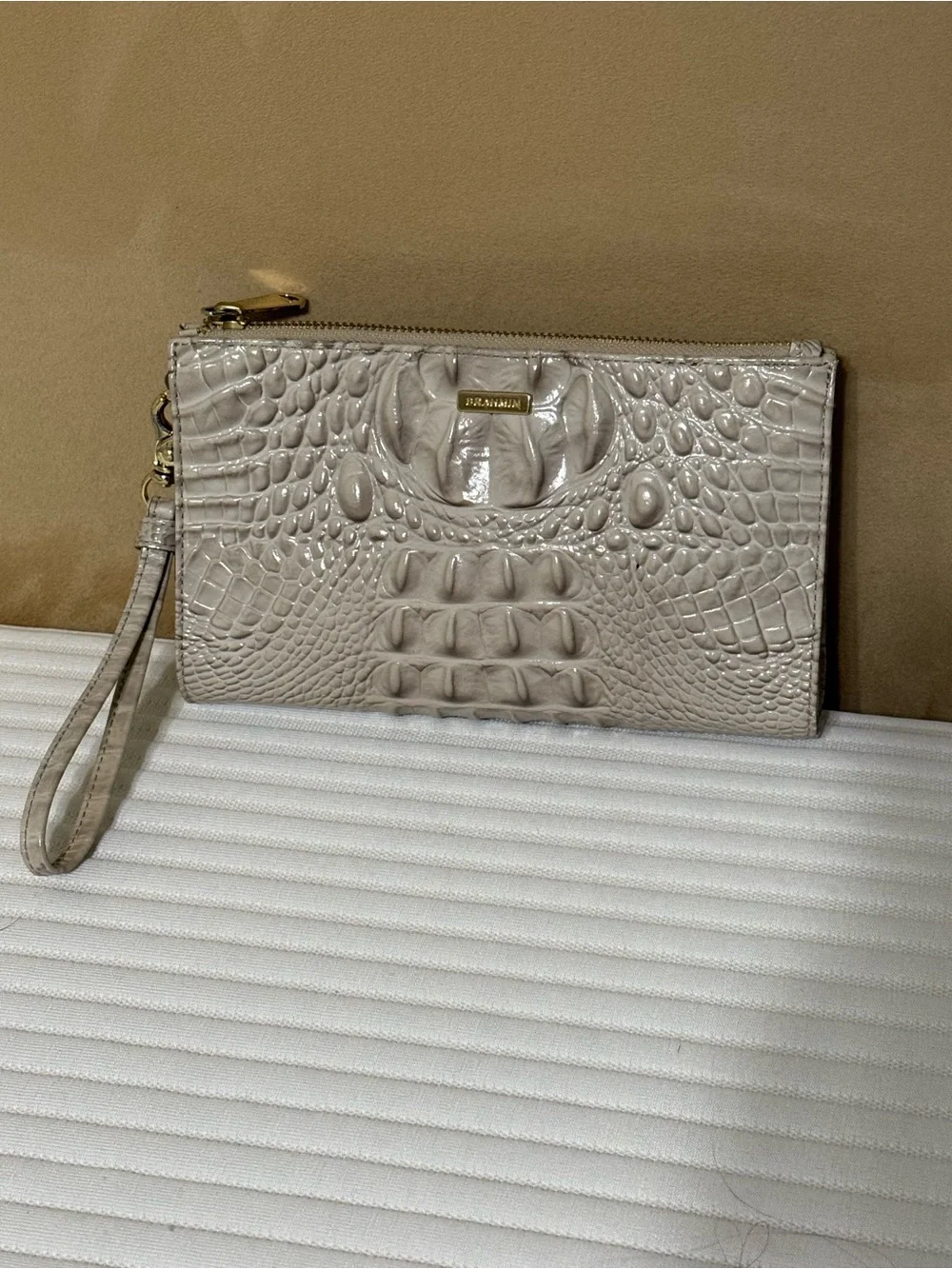 Brahmin Daisy Wristlet - Picture 1 of 5